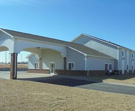 Herington Inn And Suites Esterno foto