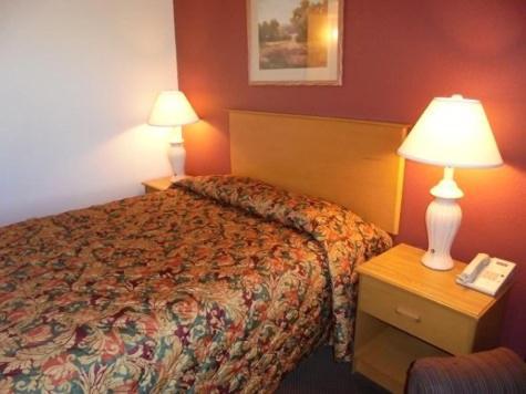 Herington Inn And Suites Esterno foto
